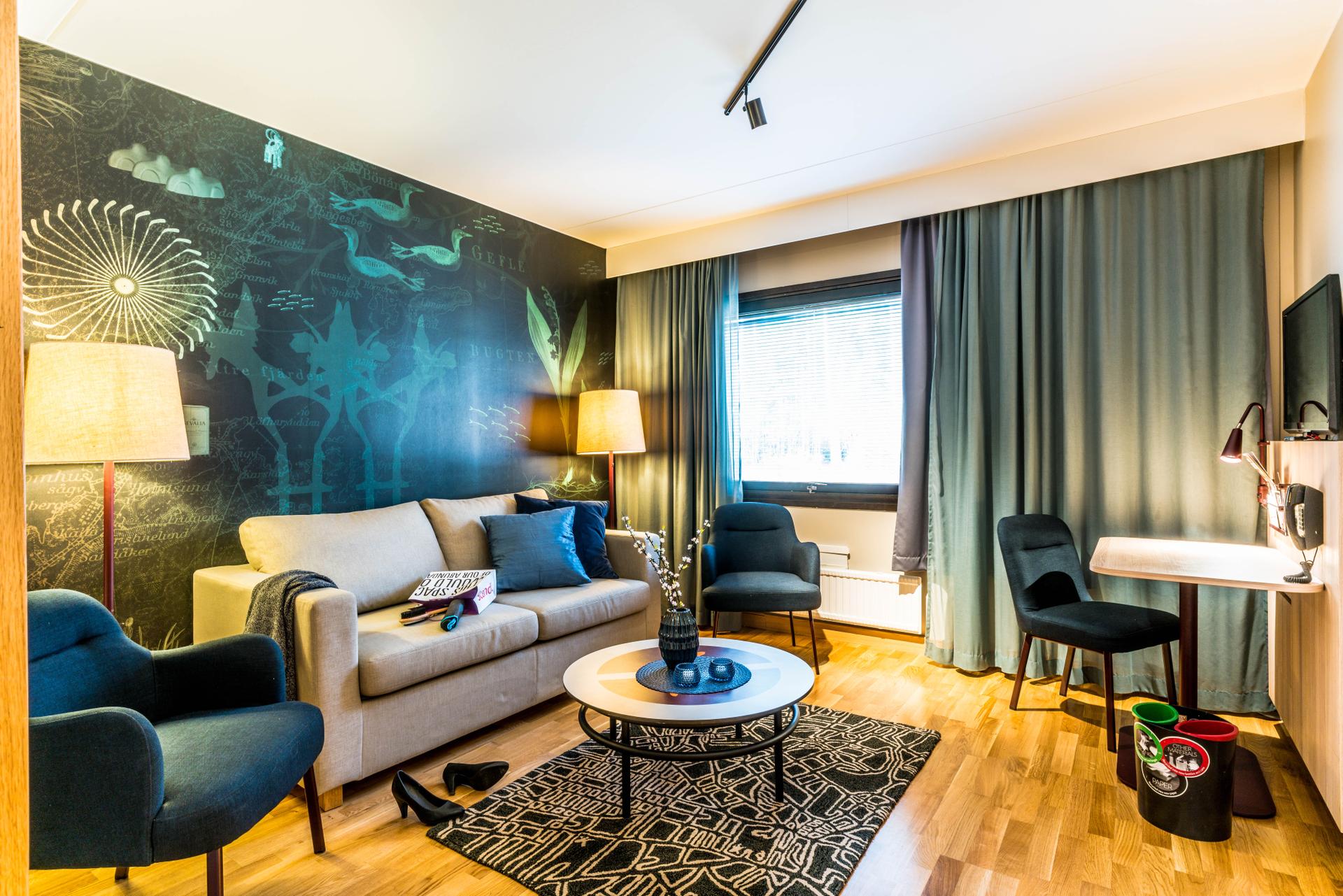 Seating area in room Superior Scandic Gavle Vast