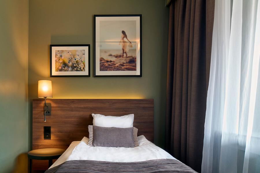 standard room at scandic rubinen in gothenburg sweden