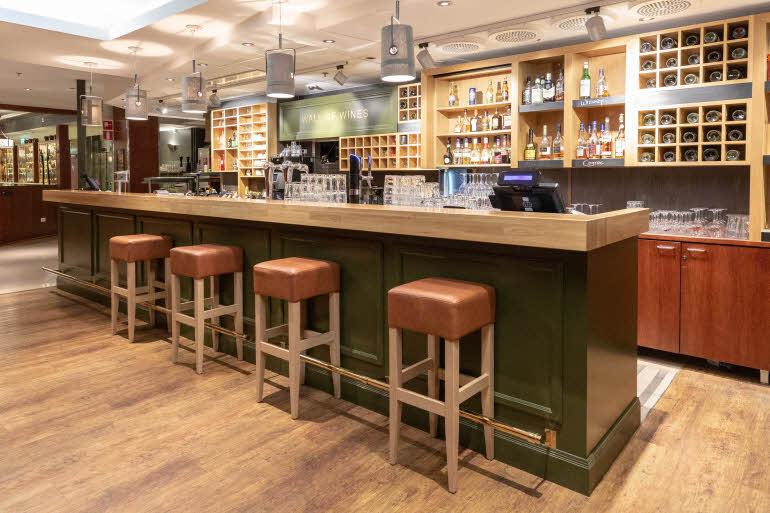 Lobby bar