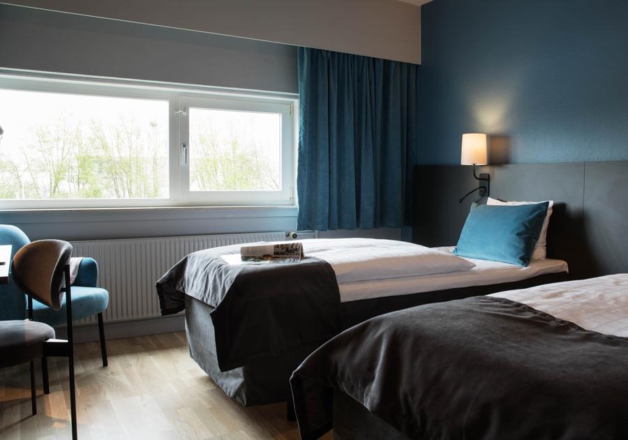 Standard room beds window Scandic Odense