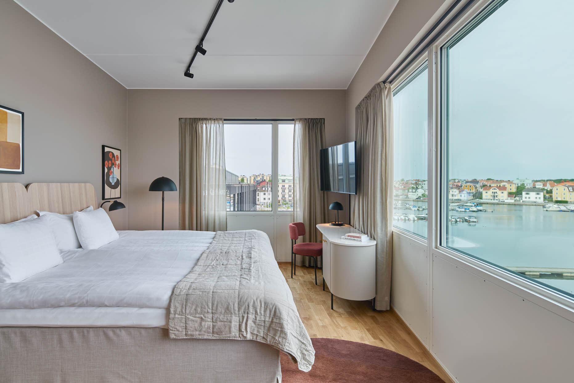 master suite bedroom at scandic karlskrona 