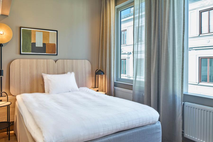 standard room at scandic wallin in stockholm