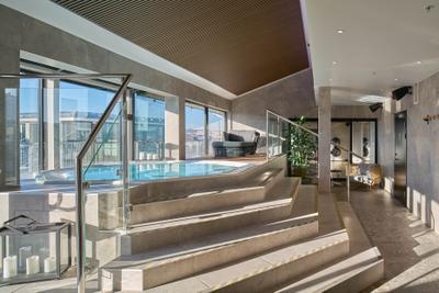 Relax och pool på Scandic Crown i Göteborg