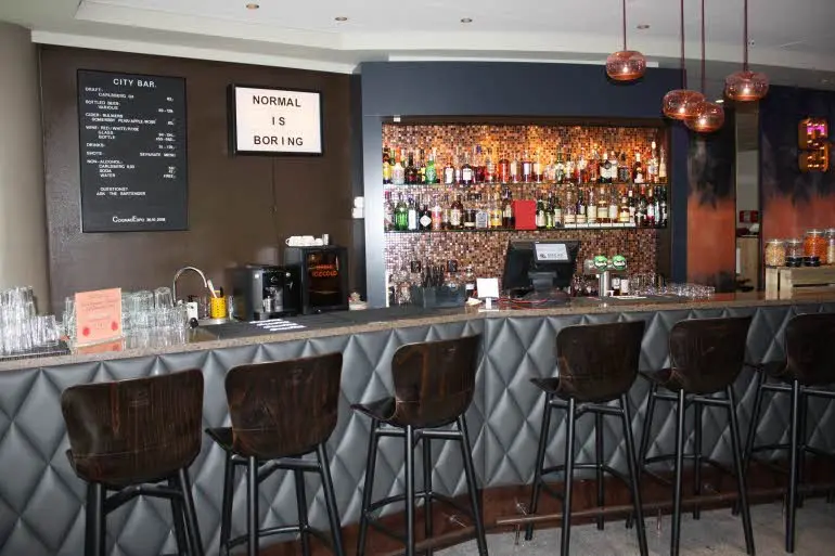 Bar 