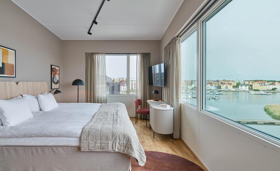 master suite bedroom at scandic karlskrona 