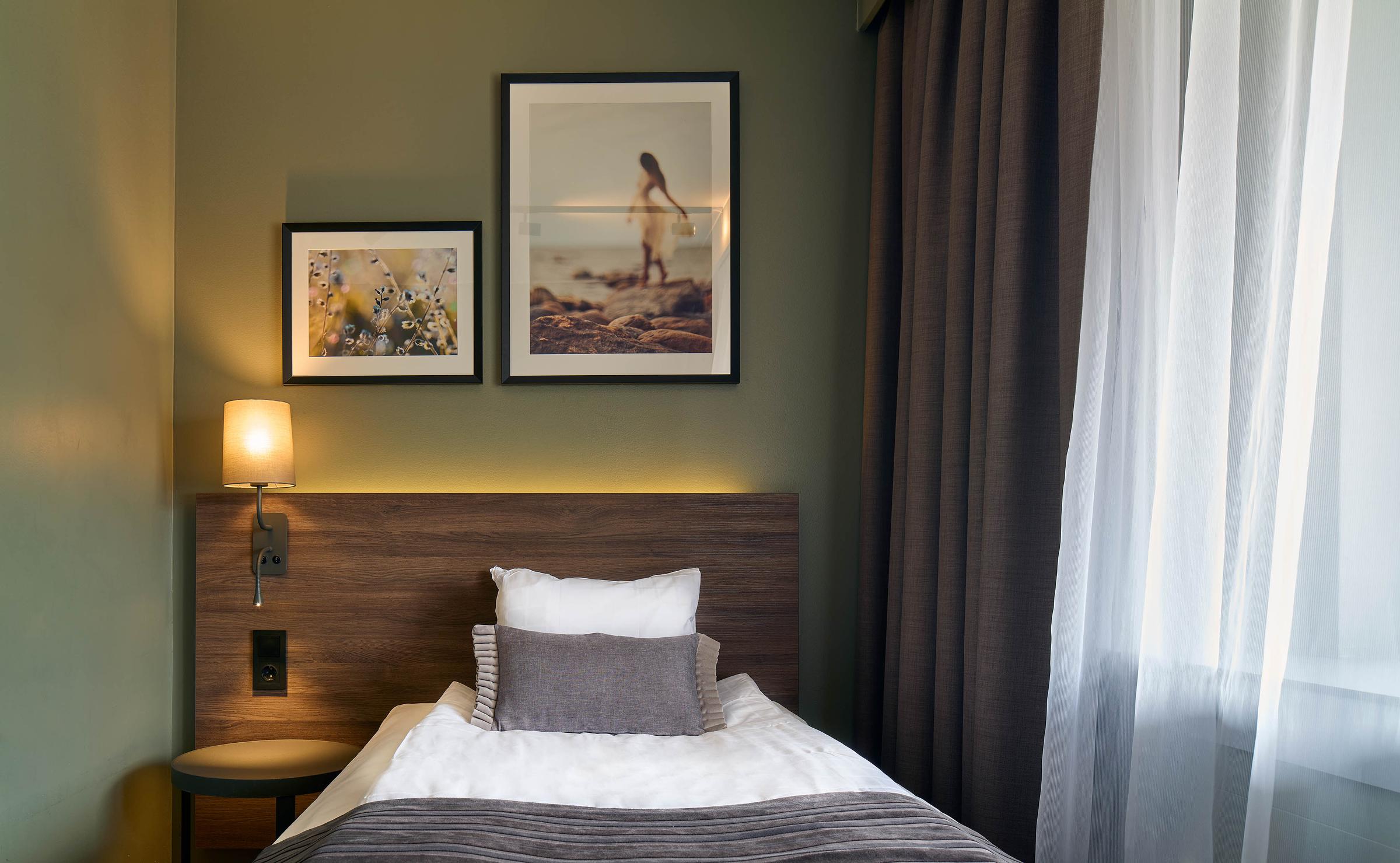 standard room at scandic rubinen in gothenburg sweden