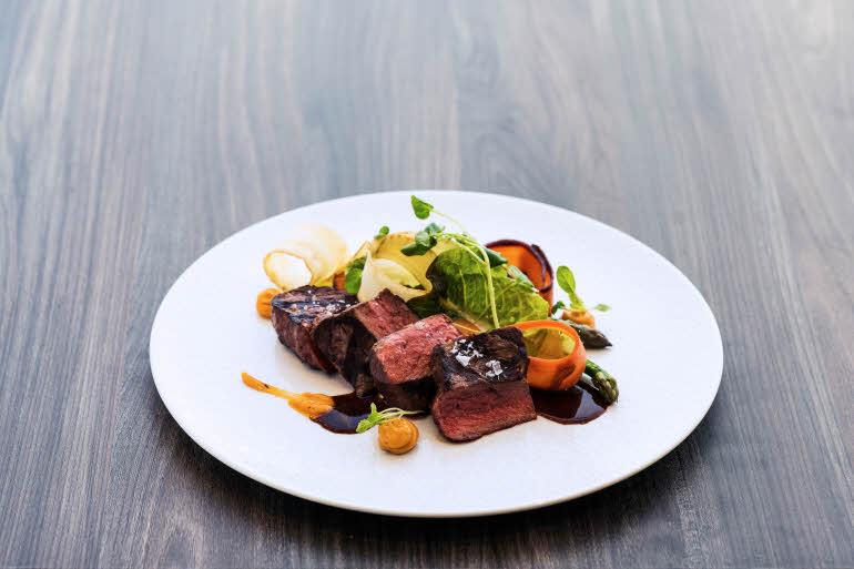A la carte. Steak.