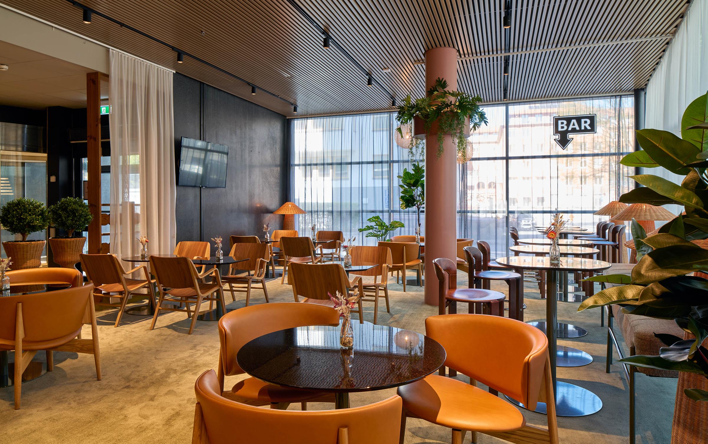 bar and lobby at scandic alvik
