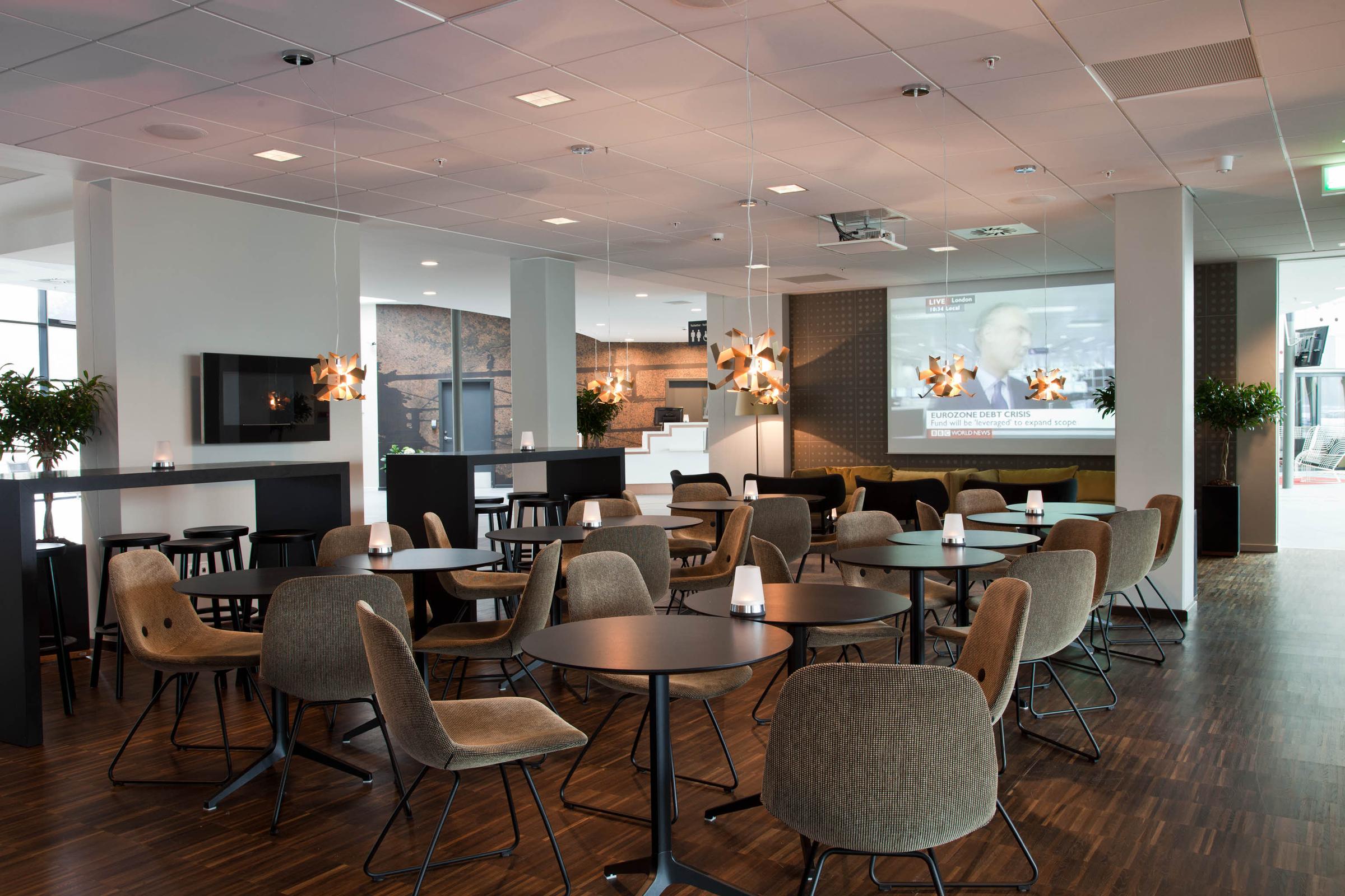 Sydhavnen, Relaxing, Bar