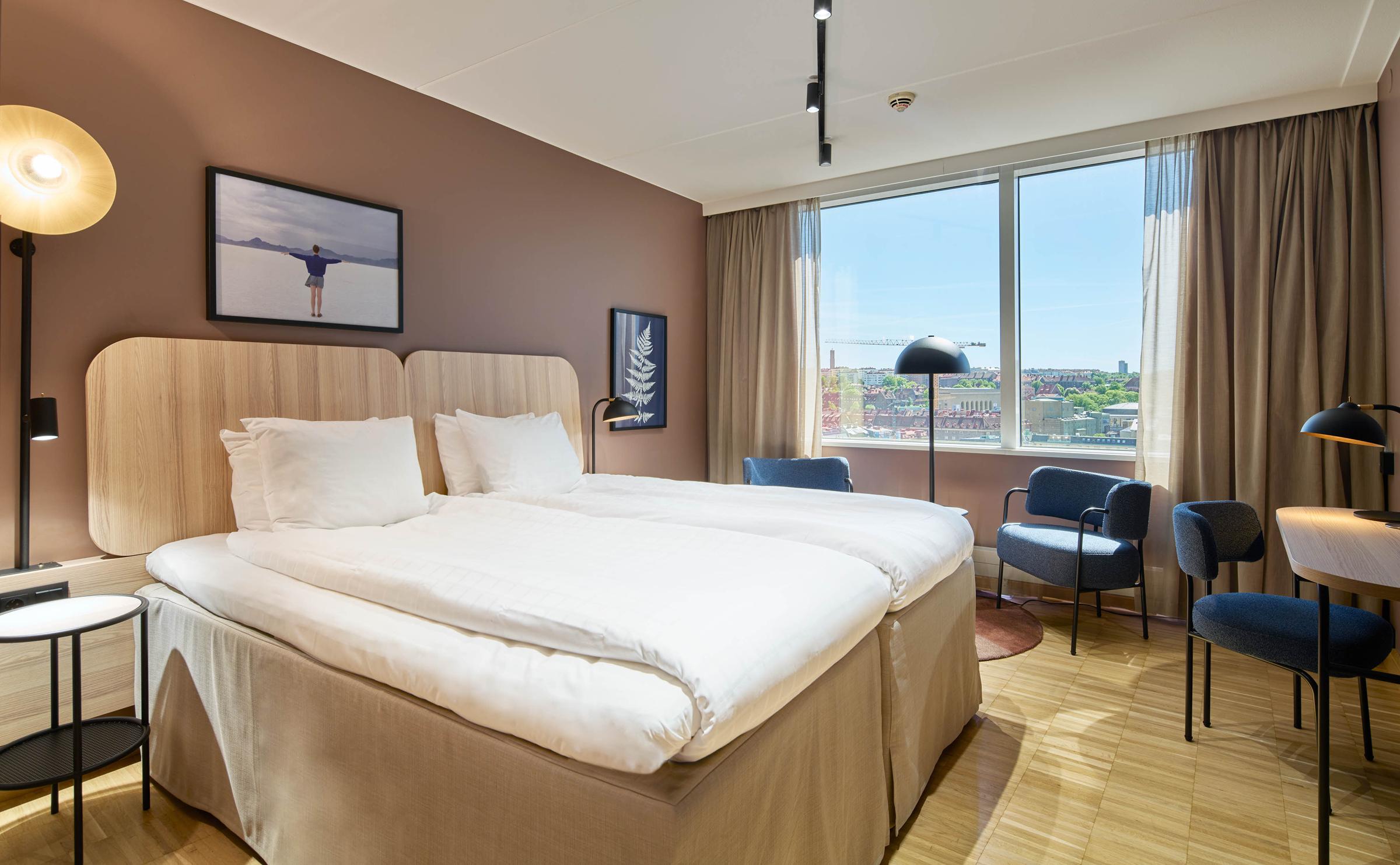 standard room at scandic opalen in gothemburg