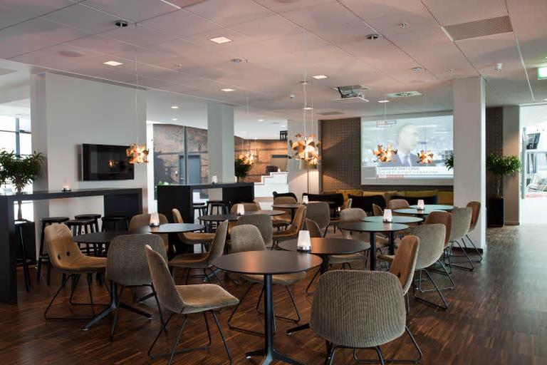 Sydhavnen, Relaxing, Bar