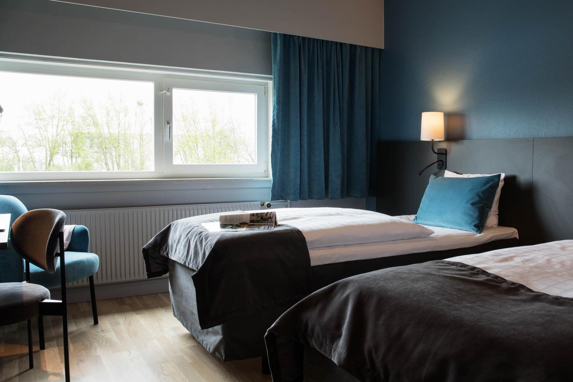 Standard room beds window Scandic Odense
