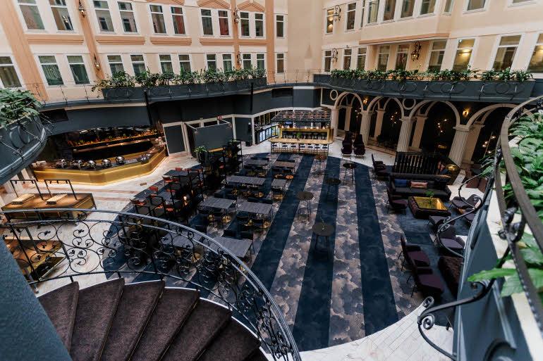 Interiör atrium Scandic Star Sollentuna