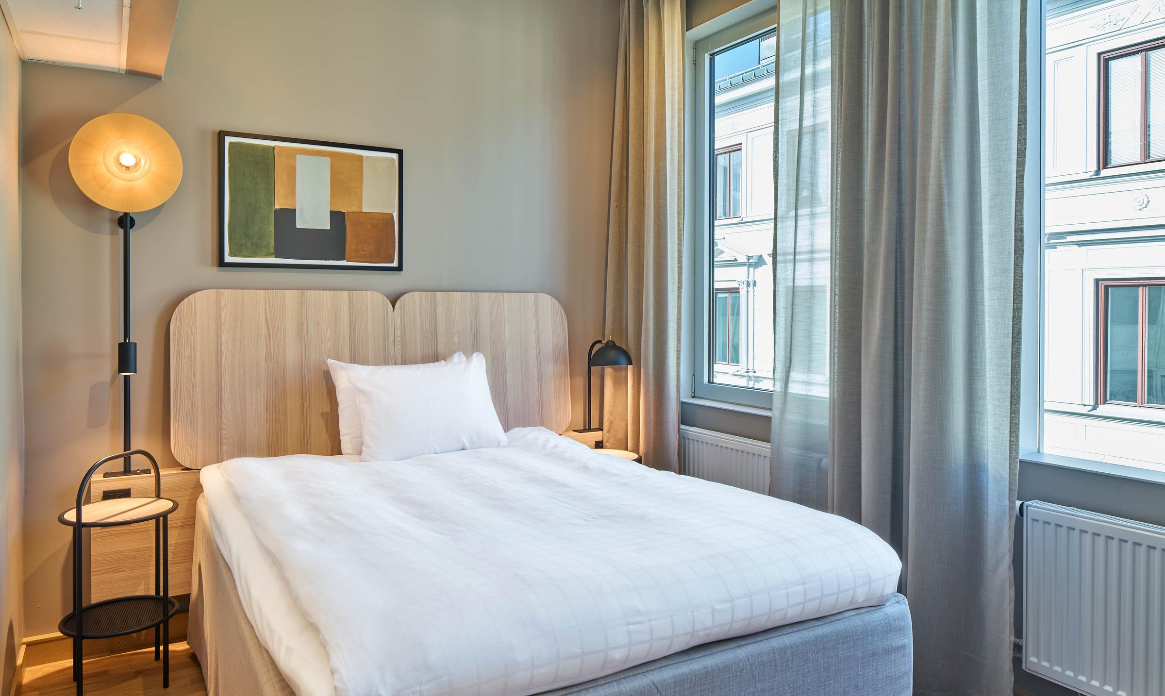 standard room at scandic wallin in stockholm