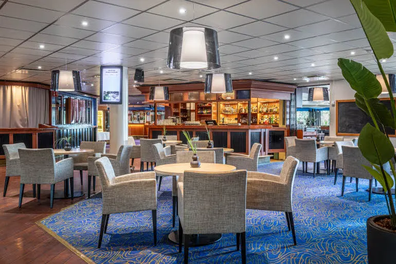 Bar im Scandic Waskia