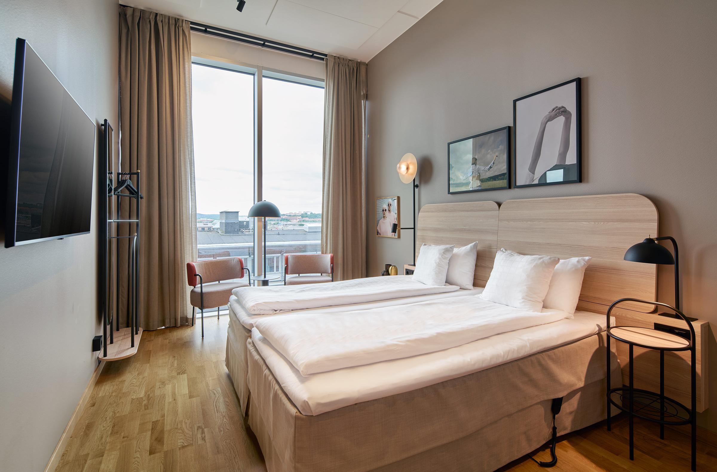 bed in standard room at scandic göteborg central