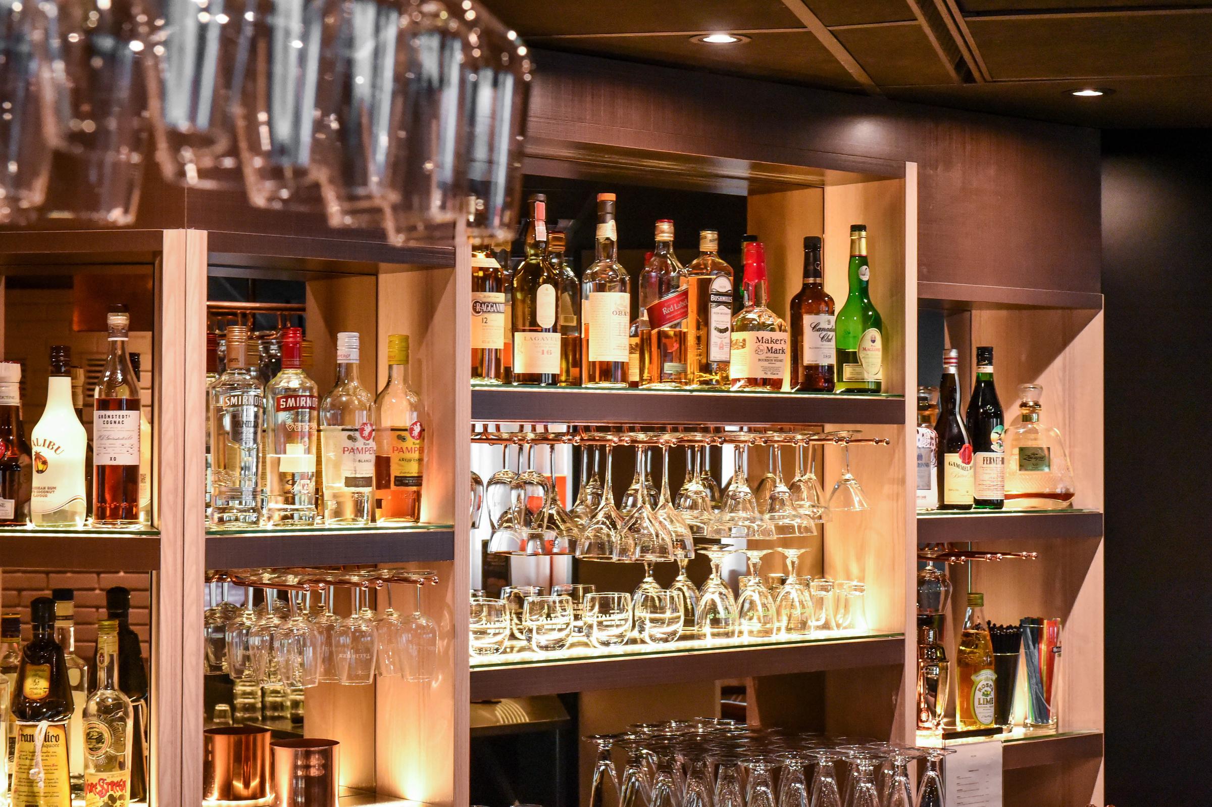 Lobby bar