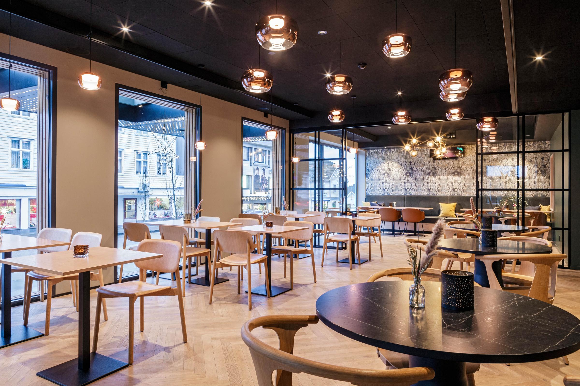 restaurant at scandic victoria florø