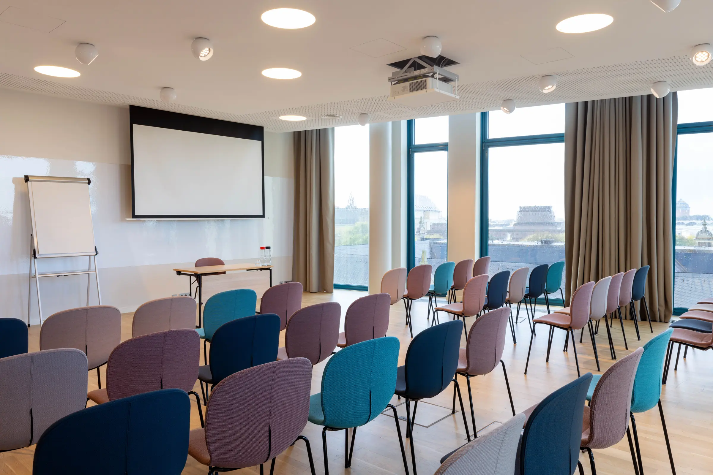 Meeting room Planten at Scandic Hamburg Emporio