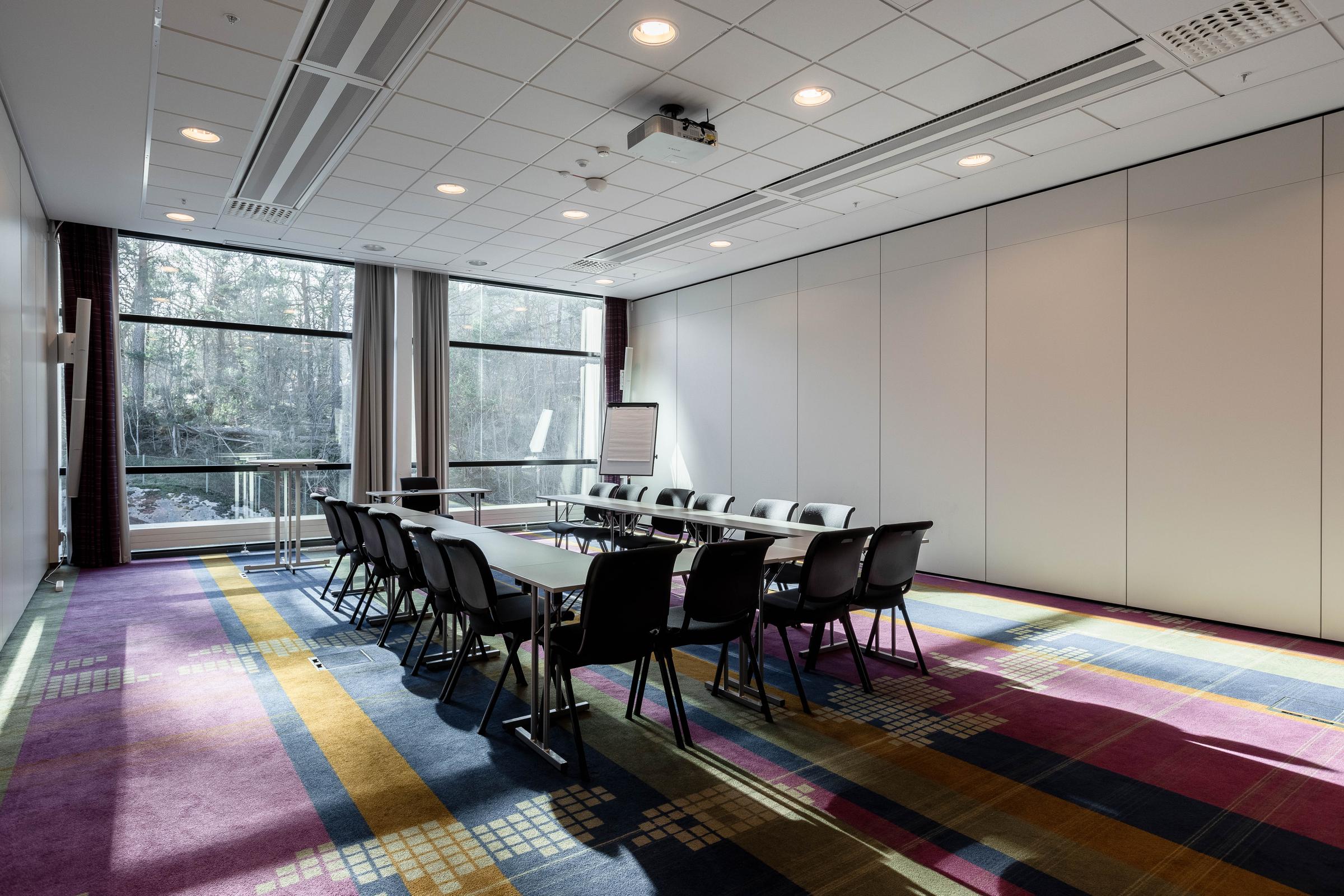 Meeting Room Paris U-shape style