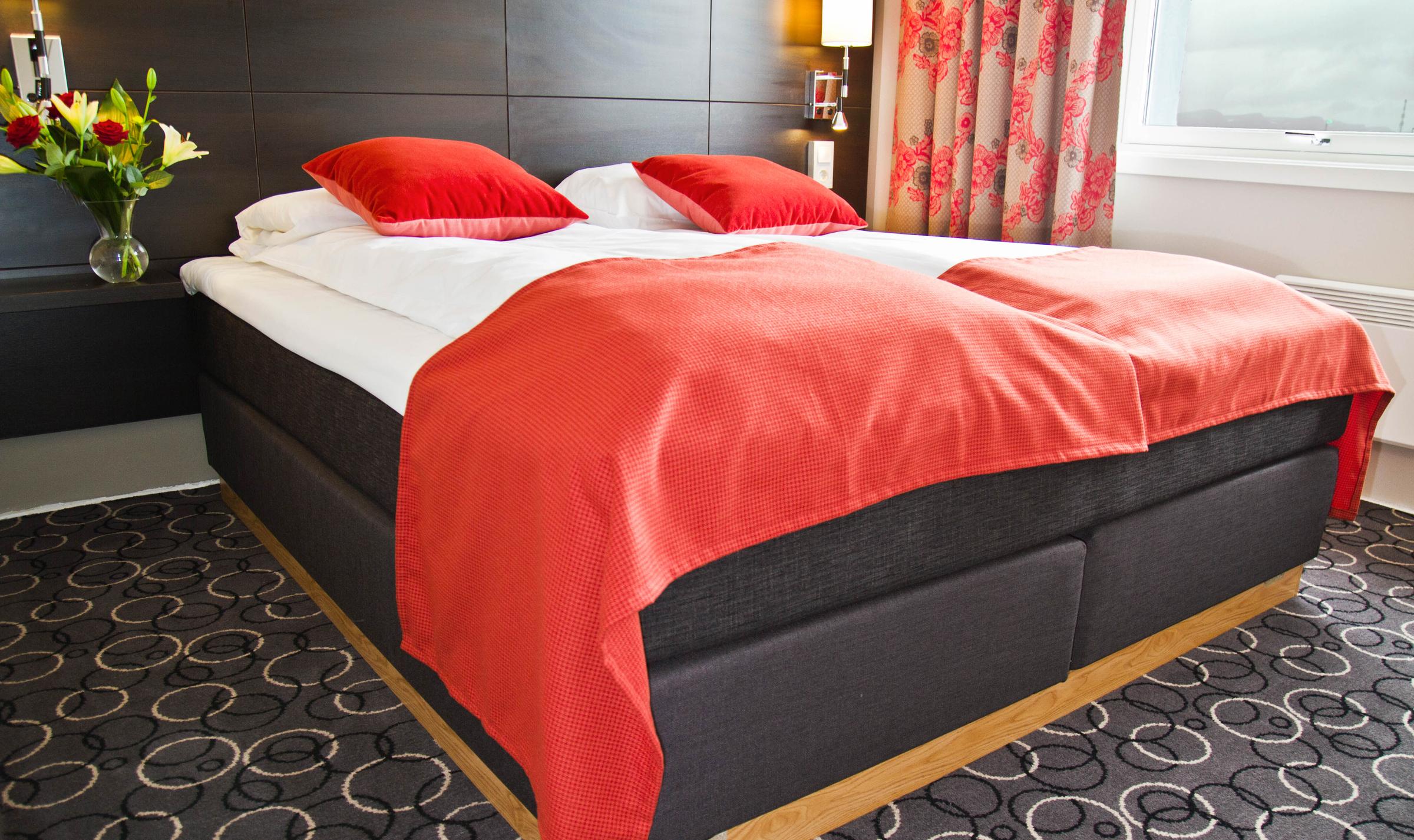 Scandic Hammerfest, Hammerfest, North Norway, deluxe room, king size bed