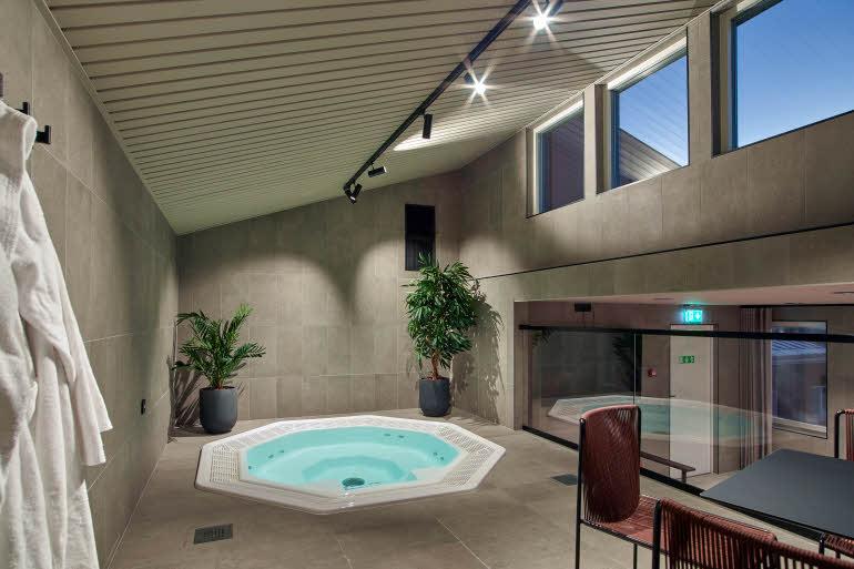 Relax area jacuzzi Scandic Grand Orebro