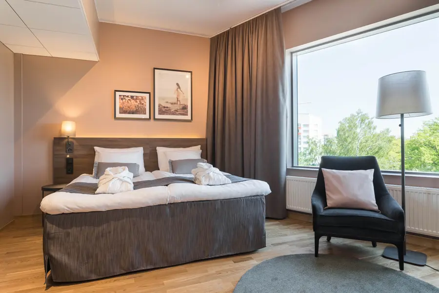 superior king bed -huone scandic vaasa -hotellissa suomessa