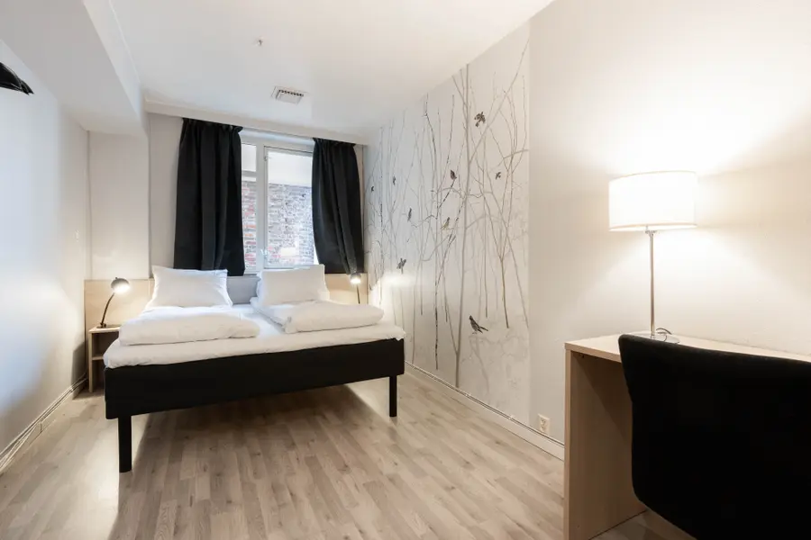 standard queen room at scandic byparken
