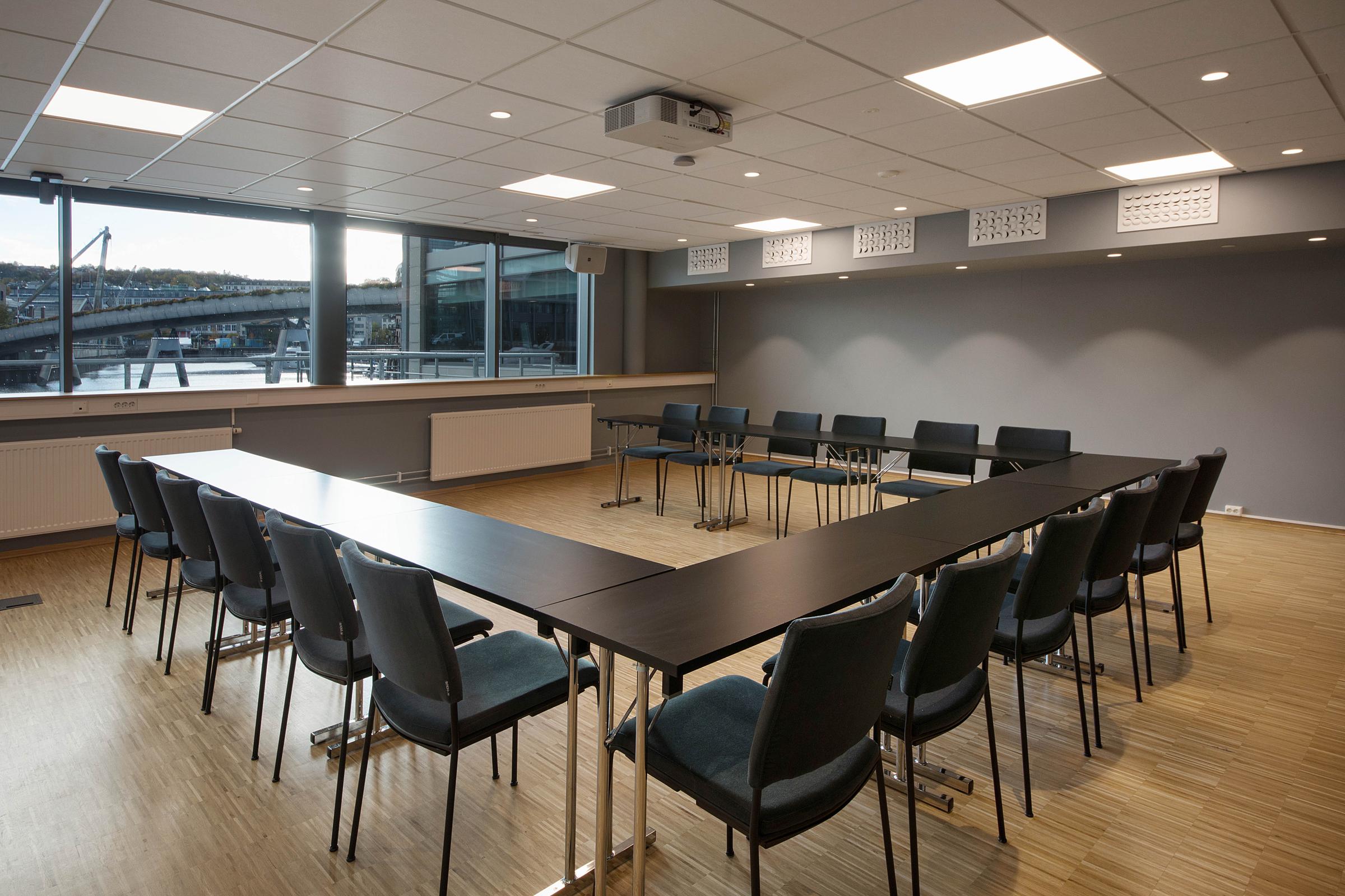 meeting room oeya at scandic nidelven in trondheim