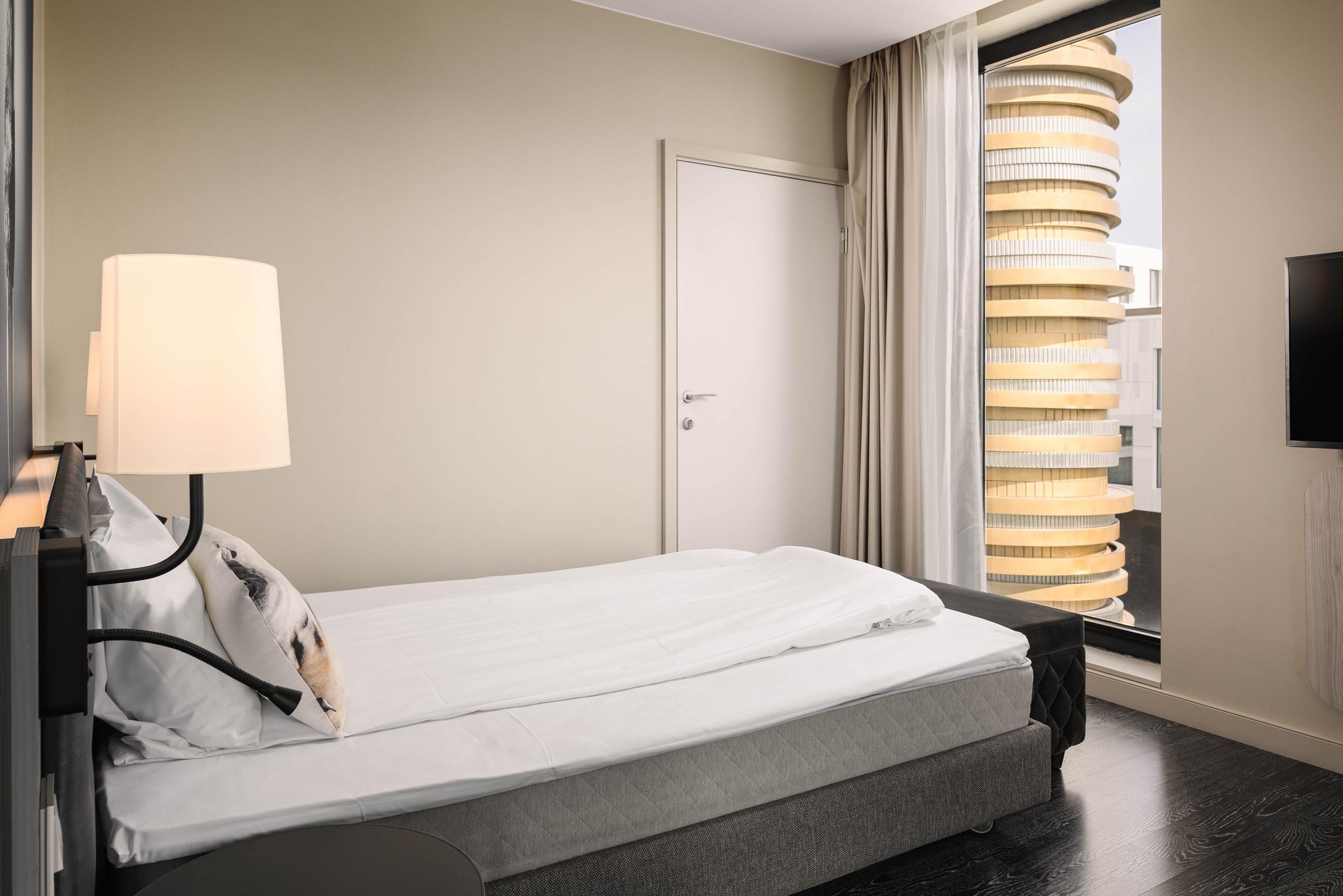 standard accessible room at scandic fornebu