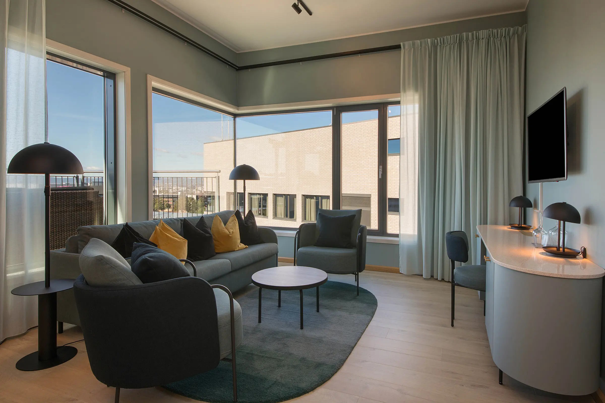 livingroom in master suite at scandic helsfyr in oslo