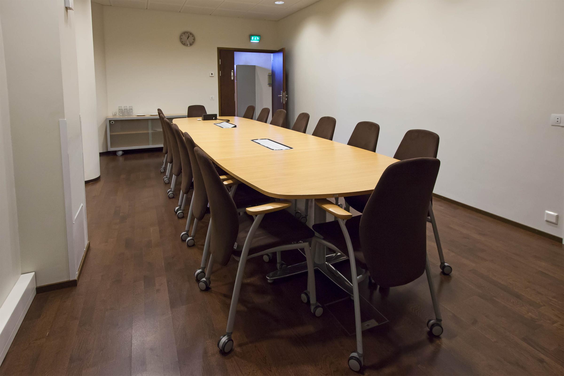 Meeting Room Atomi