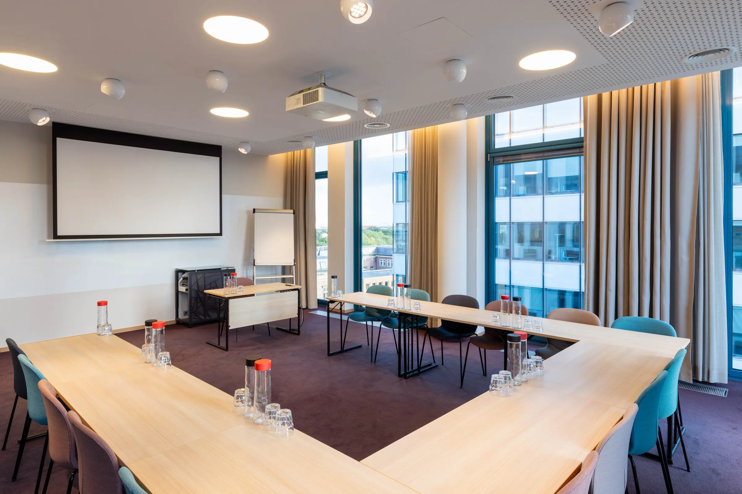Meeting room Alster at Scandic Hamburg Emporio