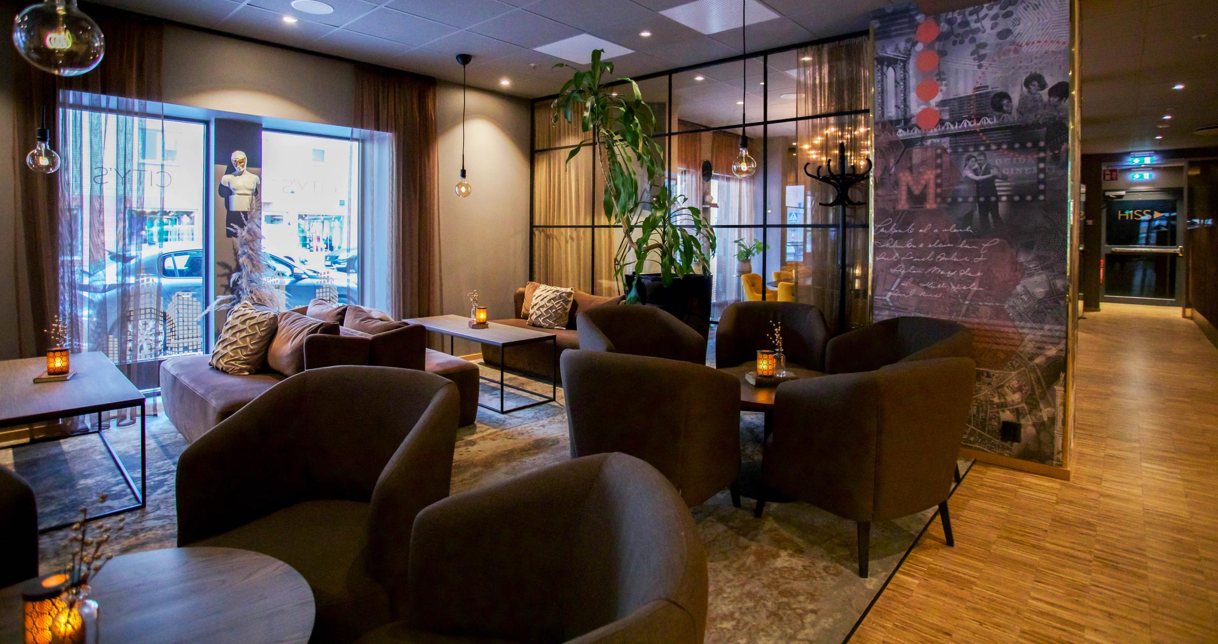 bar seating area at scandic karlstad city