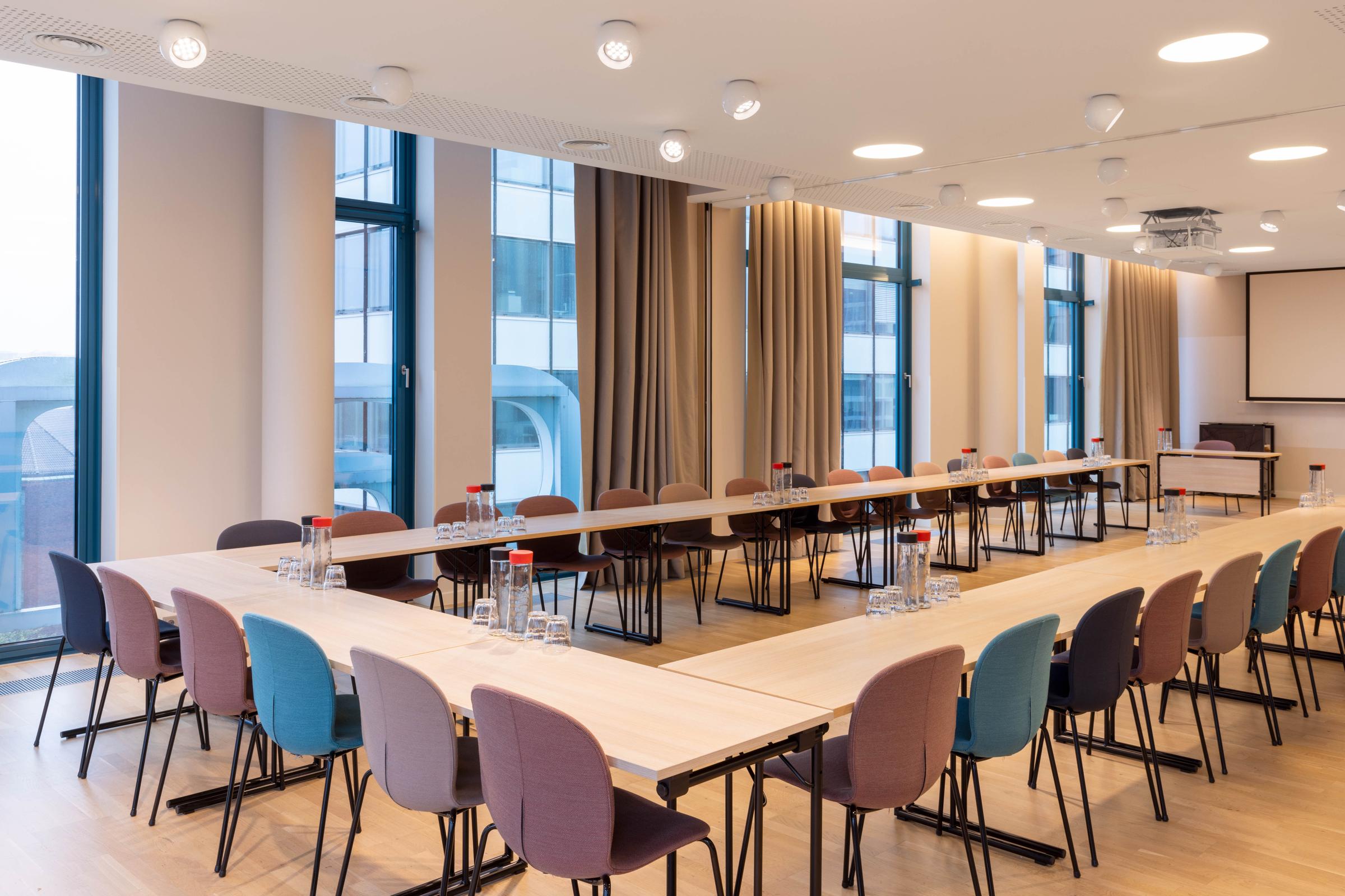Meeting room Planten+Blomen at Scandic Hamburg Emporio