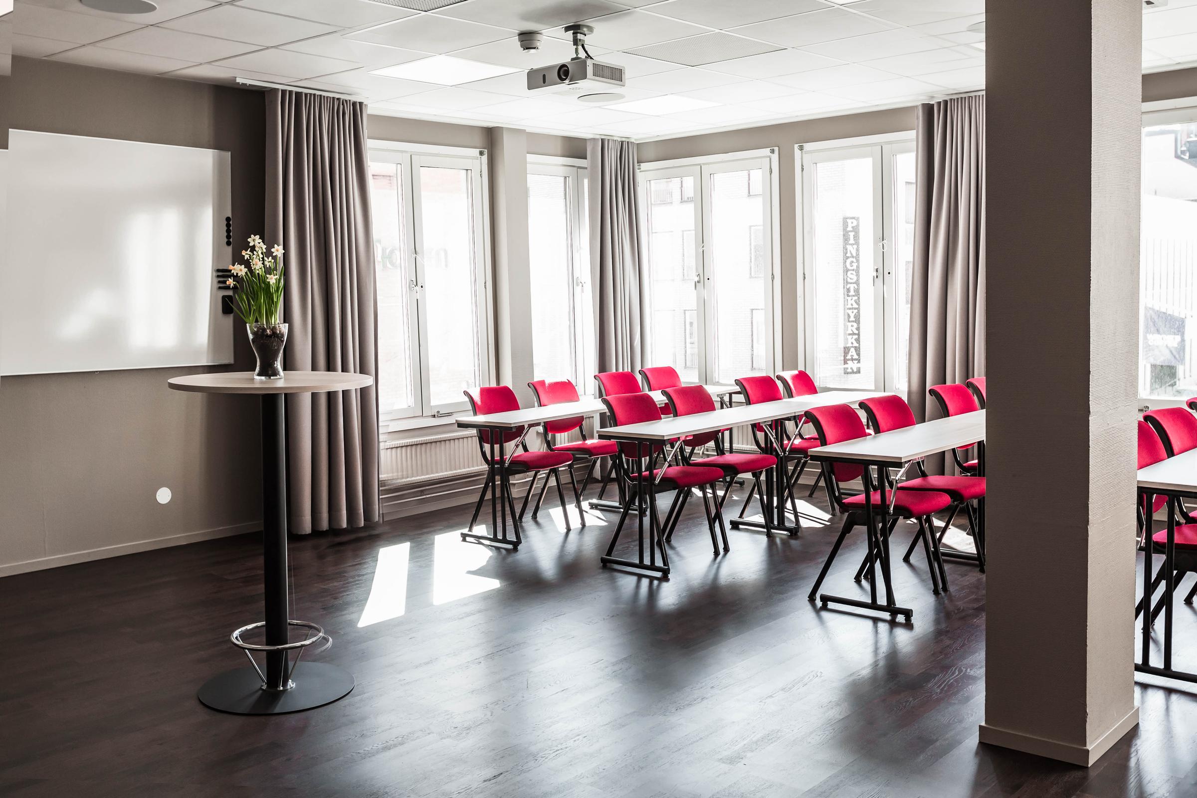 Meeting Room Laerkan Classroom Style