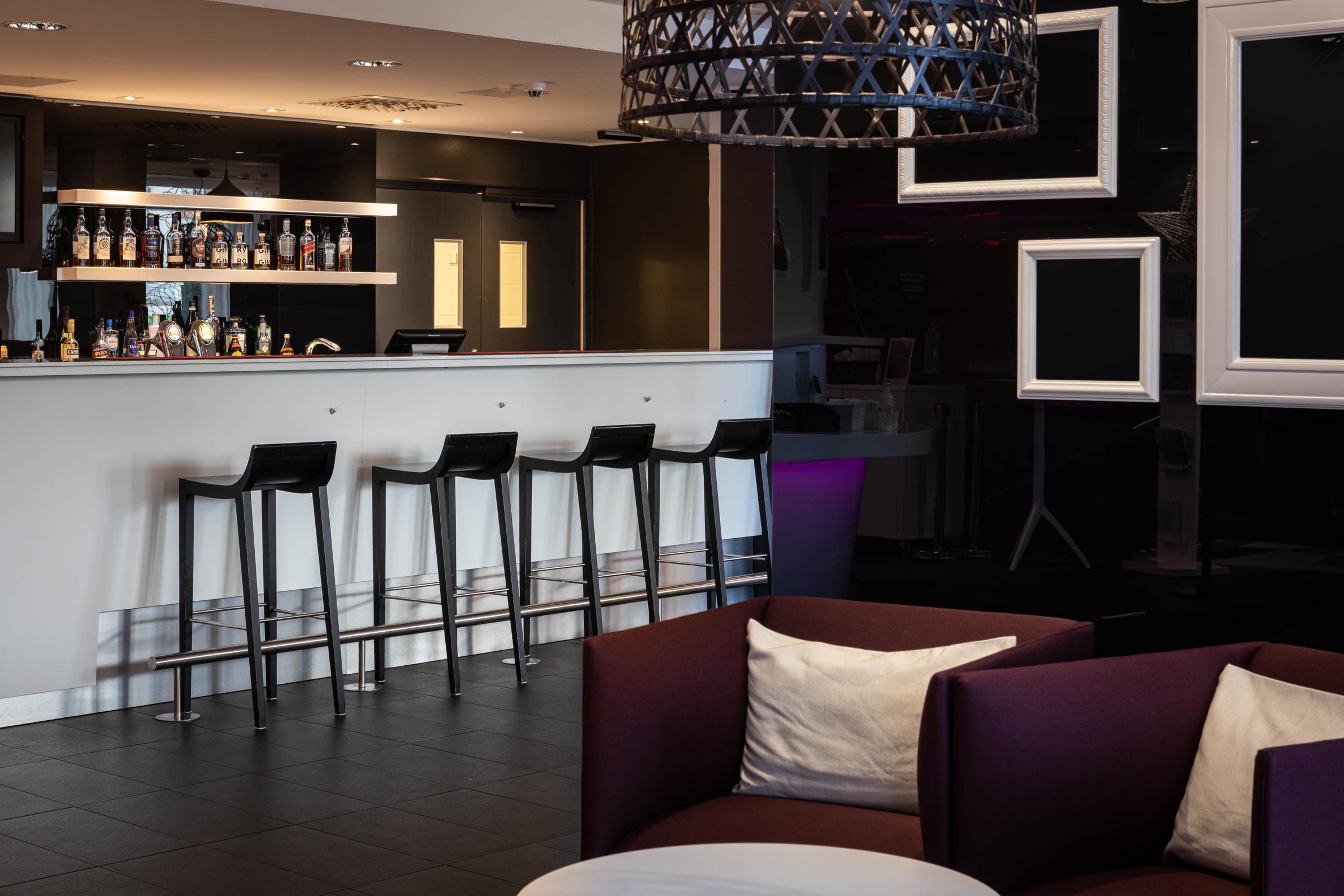 bar at scandic scandic tampere station