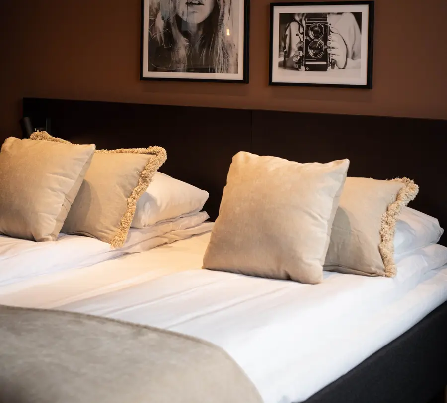 Closeup beds in Master Suite Scandic Syv Søstre Sandnessjøen