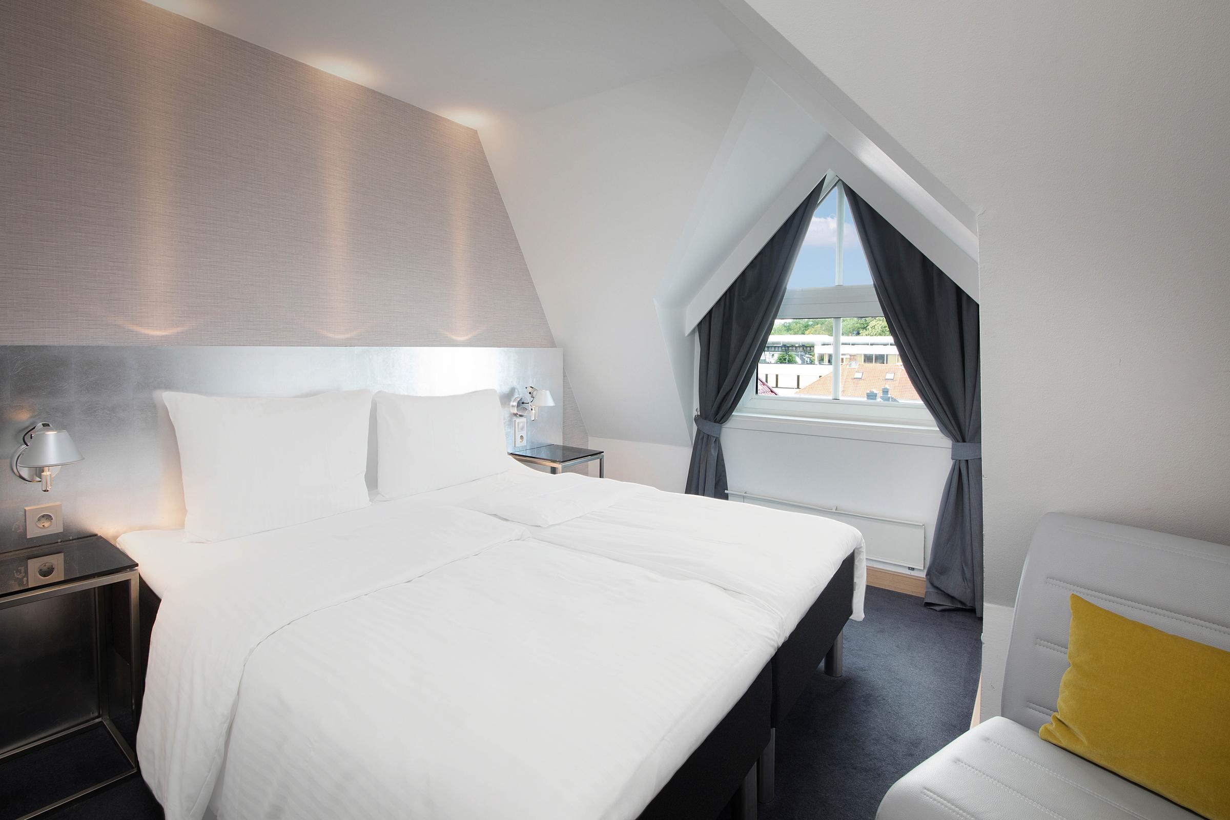 Standardrom med king size-seng