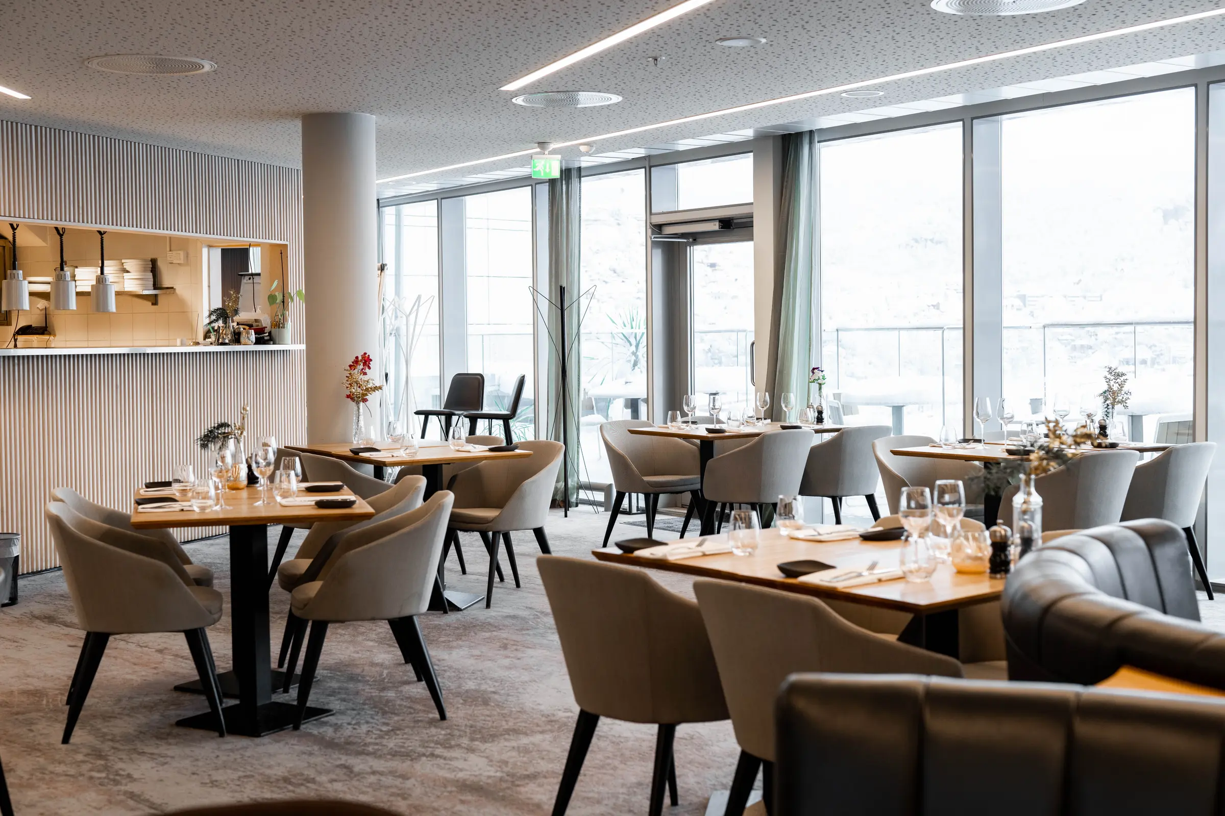 restaurant roast in scandic ornen in bergen