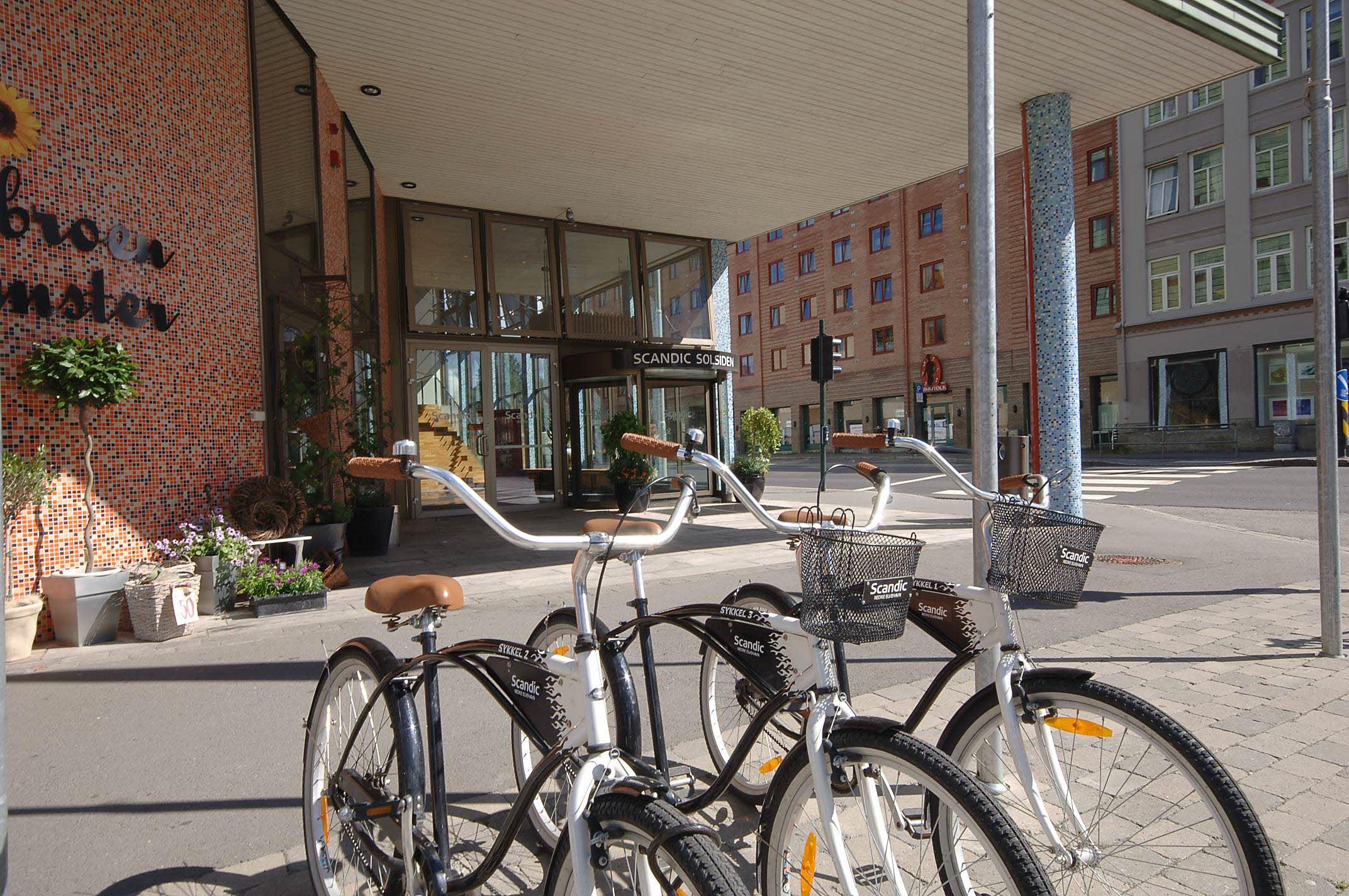 Hotellfasade med hovedinngang, Scandic Solsiden
