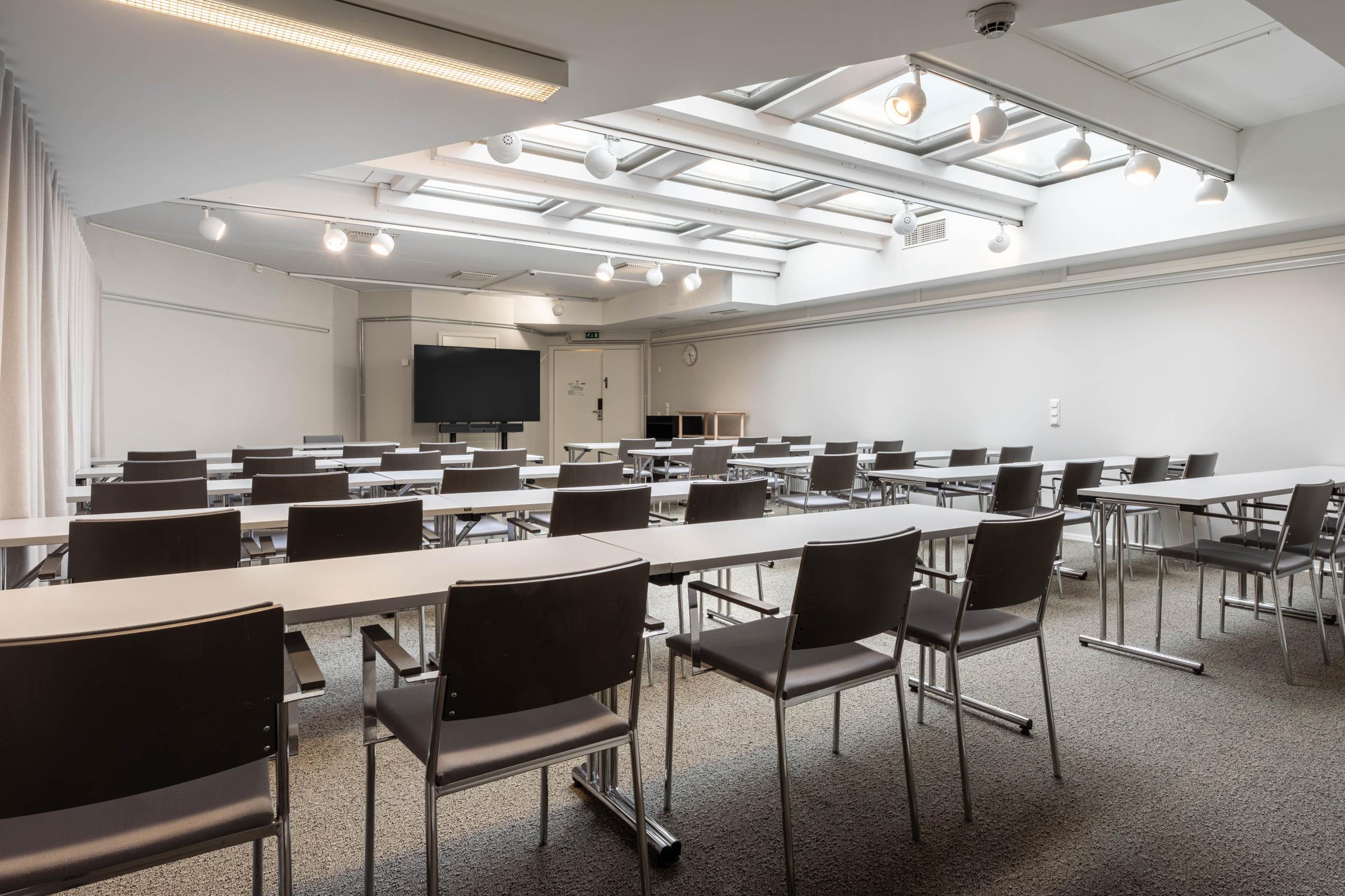 meeting room tintinpyrsto at scandic laajavuori in jyvaskyla finland