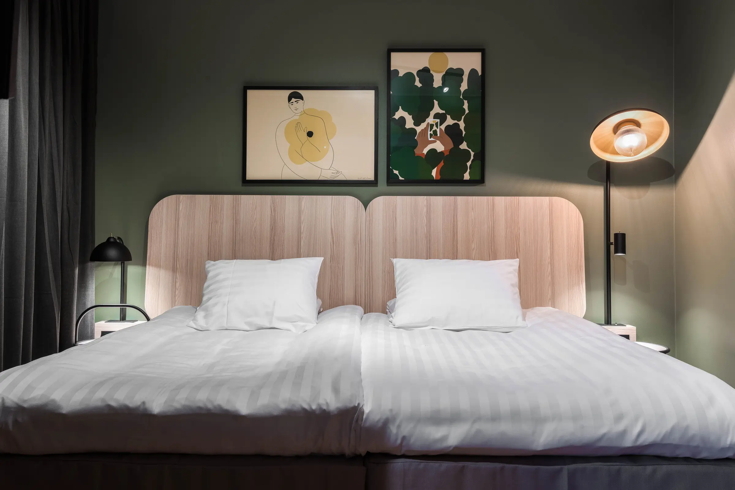 bed in junior suite at scandic rukahovi in ruka