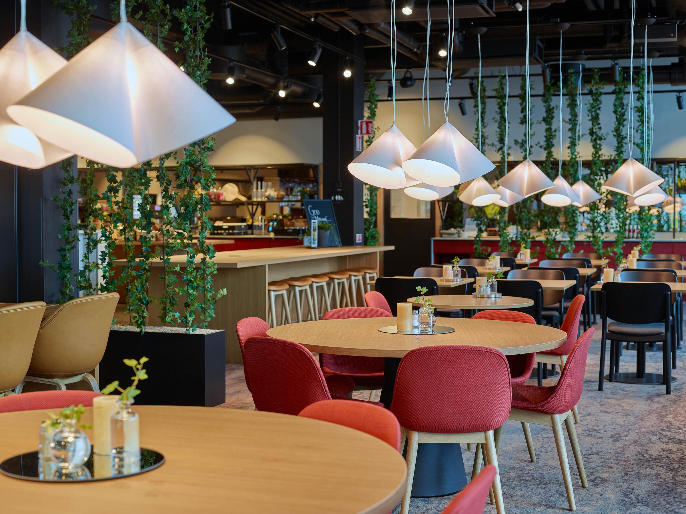 restaurant lounge at scandic orebro central