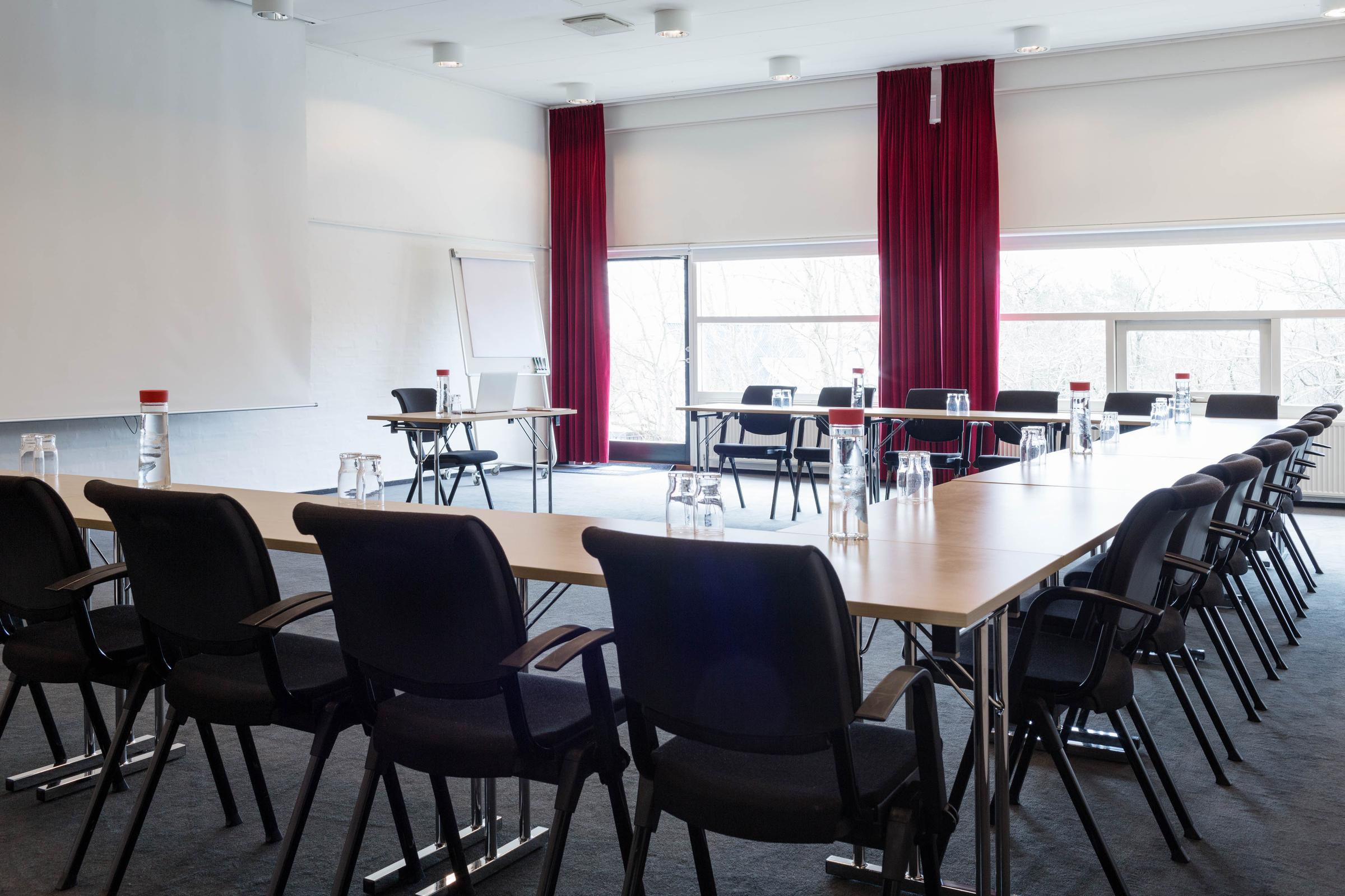 Meeting room, Valmue