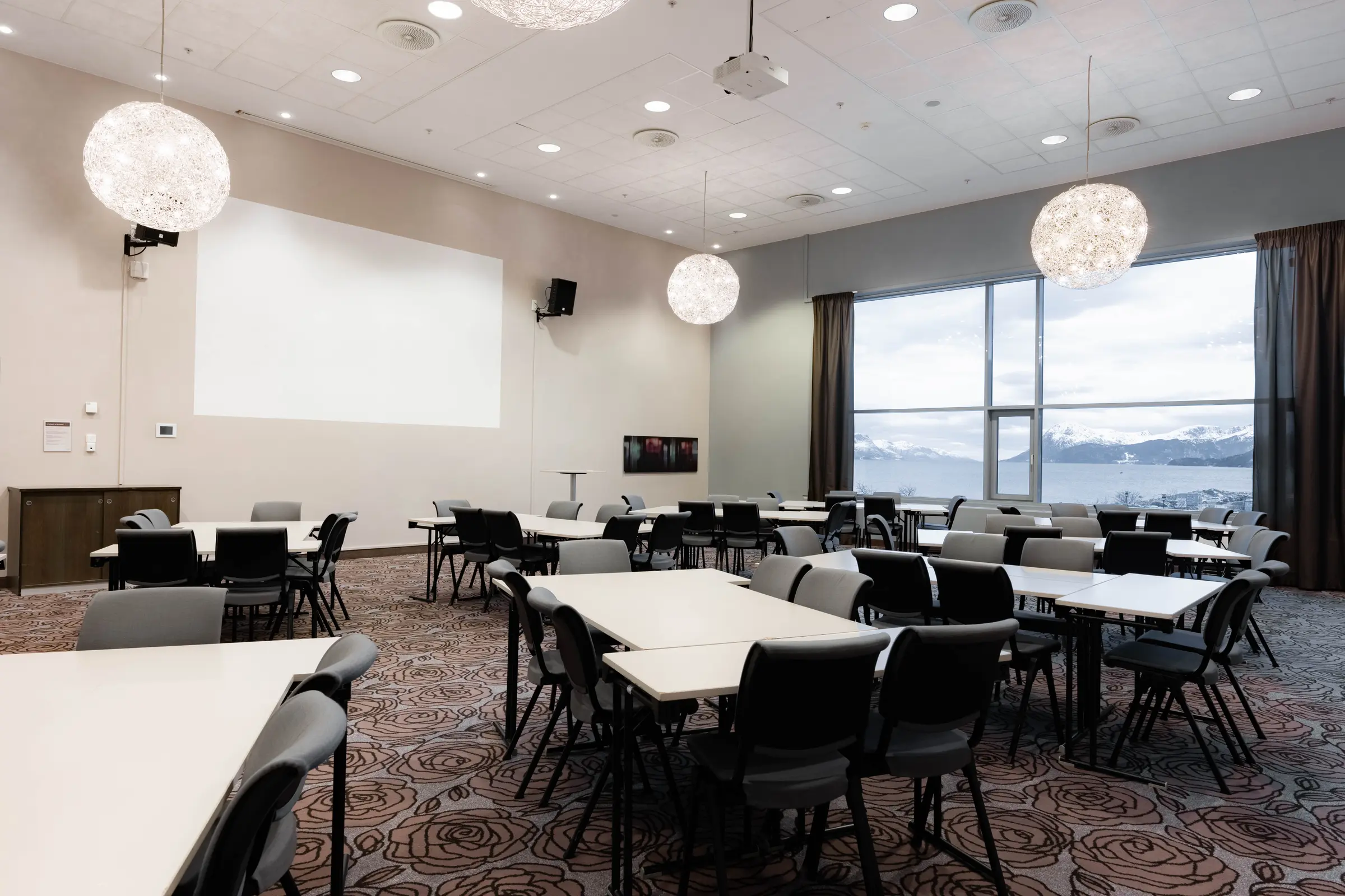 meeting room magnhild at scandic seilet in molde