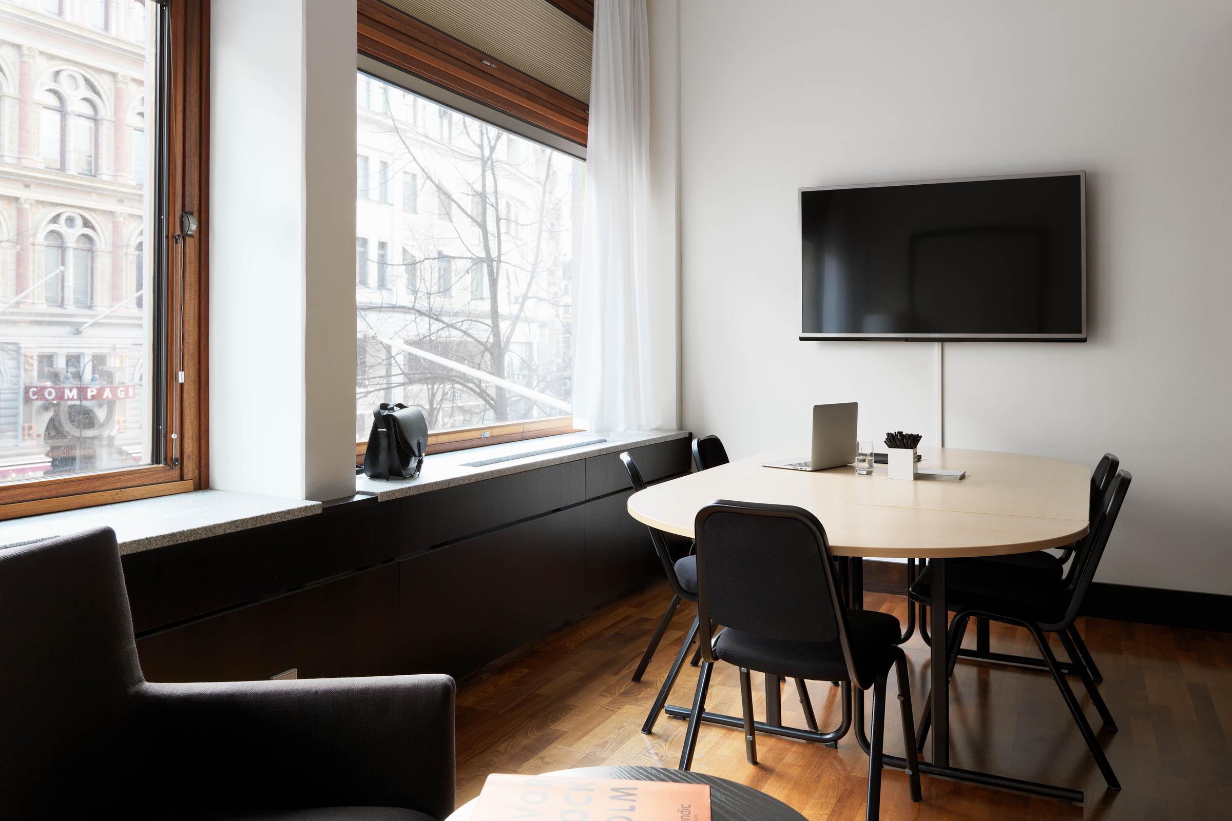 Meeting, Group room