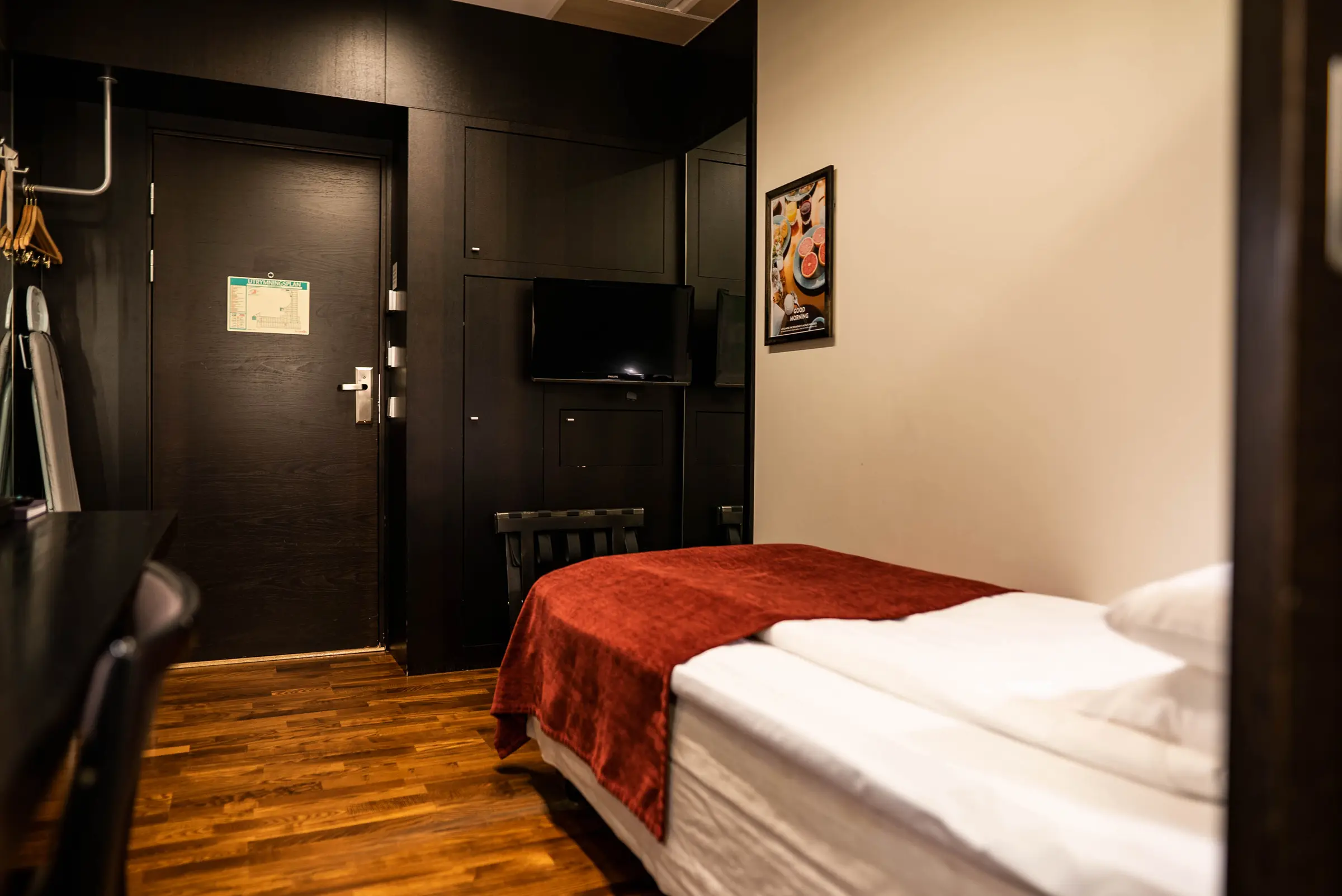 Bed in Cabin room at Scandic Anglais in Stockholm