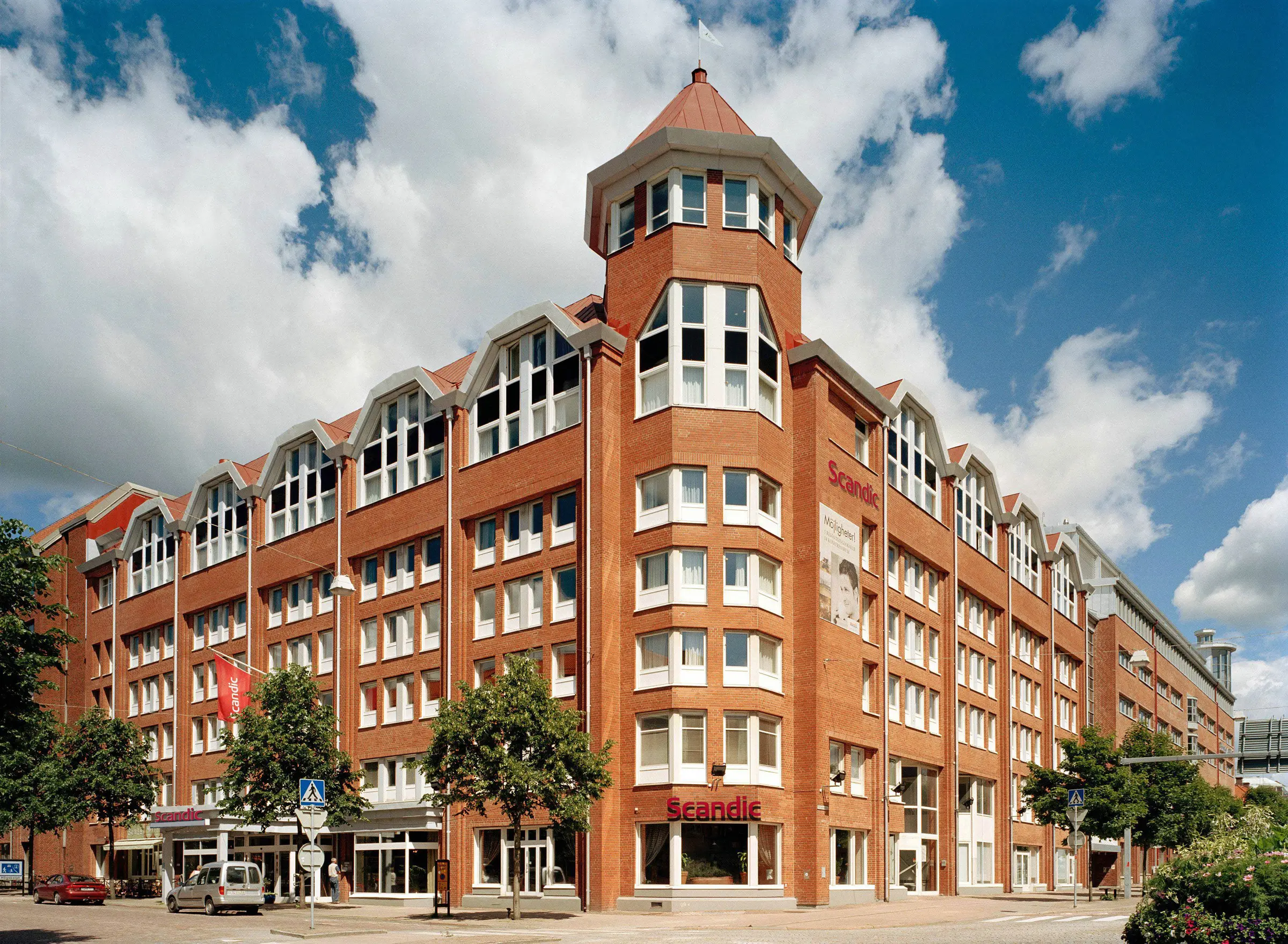 Fasad hotell Scandic Plaza Borås