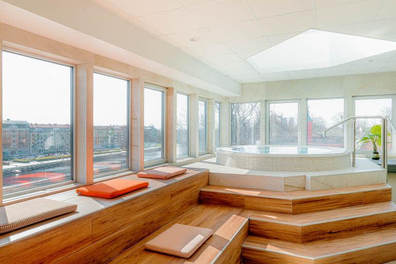 pool at Scandic Hallandia